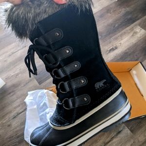Sorel Joan of Arc boots